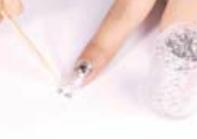 美甲教程之打造黑白雕花彩绘美甲