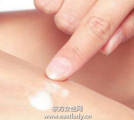 霜状粉底的基本使用方法