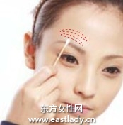 眉色晕染术让双眉看上去更加清爽