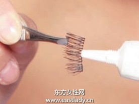 外端纤长型假睫毛的贴法图解