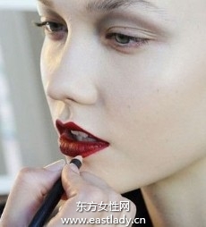 打造动人唇妆4大化妆技巧