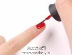 轻松4步骤涂出完美甲面