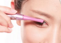 一分钟修补易晕妆的眉部与眼部