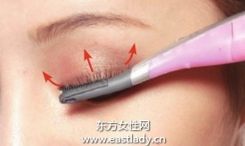 透明无梗型假睫毛的贴法图解