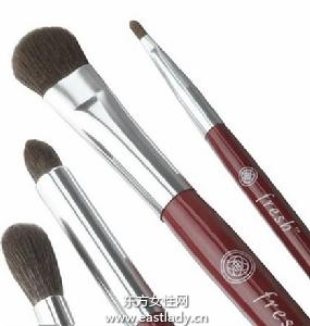 用眼影刷 扫出 美丽眼影