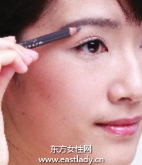 画眉毛之画出柔和气质美人眉