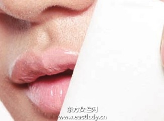 使唇膏不容易脱色的唇妆教程