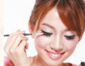 清纯派裸妆展现活泼动人美少女气质