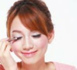 清纯派裸妆展现活泼动人美少女气质