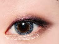 单眼皮MM深邃酒红微醺妆眼妆画法