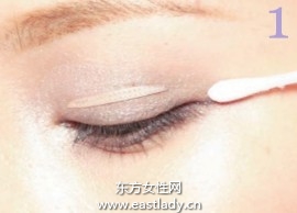 将眼线晕开时候 会显得有些脏污