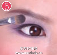 酷酷魔女妆给人冷艳姿态