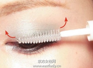 使用睫毛膏打造美丽睫毛