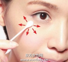 粉底液塑造质感轻薄无暇底妆