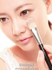 粉底霜的正确使用方法