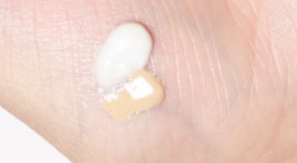 肤色泛黄、不匀 涂了粉底也没有改善