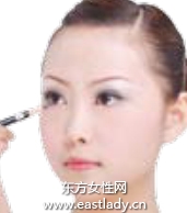 如何描画醉眼迷离的烟熏眼妆