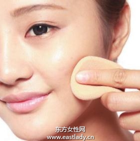 膏状粉底营造持久遮盖光感底妆