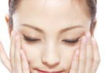 适合甜美感女生的淡雅珍珠光泽质感底妆