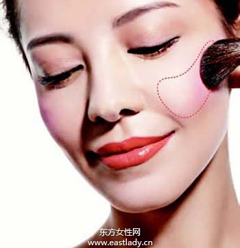 涂抹腮红要注意的事项