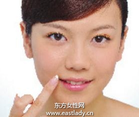 高保湿粉底液的正确使用方法