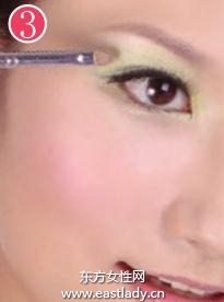 可爱芭比眼妆的画法 可爱又时尚