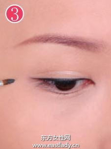 清纯学生妆让青春的气息瞬间展现出来