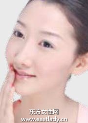 唇妆的正确补妆步骤