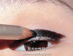 打造圆圆超萌眼睛眼线的画法