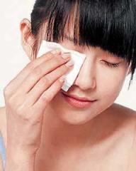 卸妆油的正确使用方法 使肌肤彻底恢复素面状态