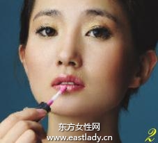 化妆四步骤打造立体感十足职业妆