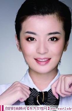 职业女性日常化妆步骤