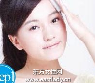 使用美白化妆水迅速补水滋润肌肤