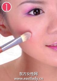 冷眼桃花妆画法突出女性柔媚感