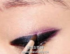 优雅裸色眼妆的画法 增加你的气场
