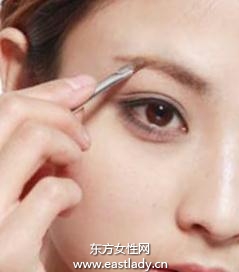 眼妆教程之金色系眼影打造深邃眼神