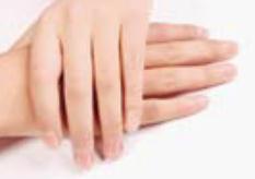 美甲七步骤修剪出完美指甲轮廓