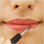 掌握正确唇膏涂法拥有魅力双唇