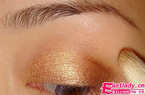 备战七夕节 学化贵气金色眼妆