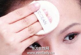 底妆画法打造透明自然亚光肌肤