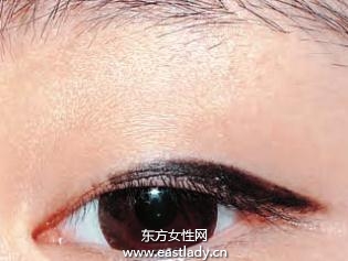 从眼尾画眼线的化妆小技巧