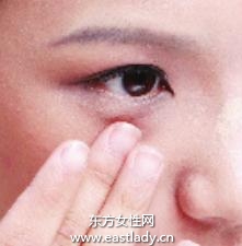 使用遮瑕膏打造无暇美肌