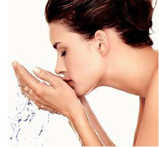 完美精致妆面 离不开妆前保养