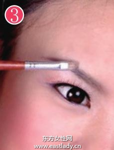 红润裸妆为冬季增加几分暖意