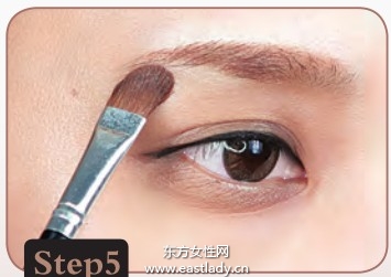 打造精致女人味职业妆容