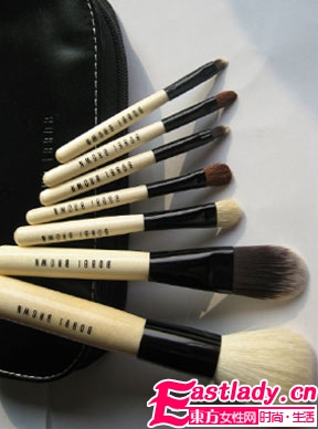 化妆刷的正确使用与更换