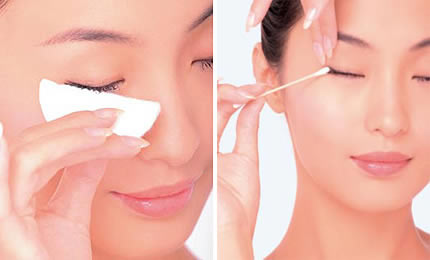 如何轻松的卸除睫毛膏