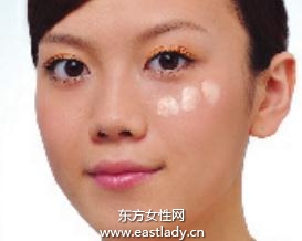高保湿粉底液的正确使用方法