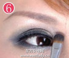 优雅宴会妆化法展现出独有温柔美态