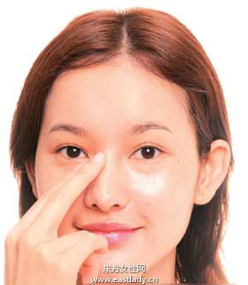 如何正确挑选粉底色